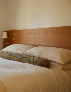 Lammin Linen Sham By Sarah Sherman Samuel 6 Lammin Linen Sham By Sarah Sherman Samuel -Home Product Store SSSHOTEL Site Crops Lifestyle 29 scaled