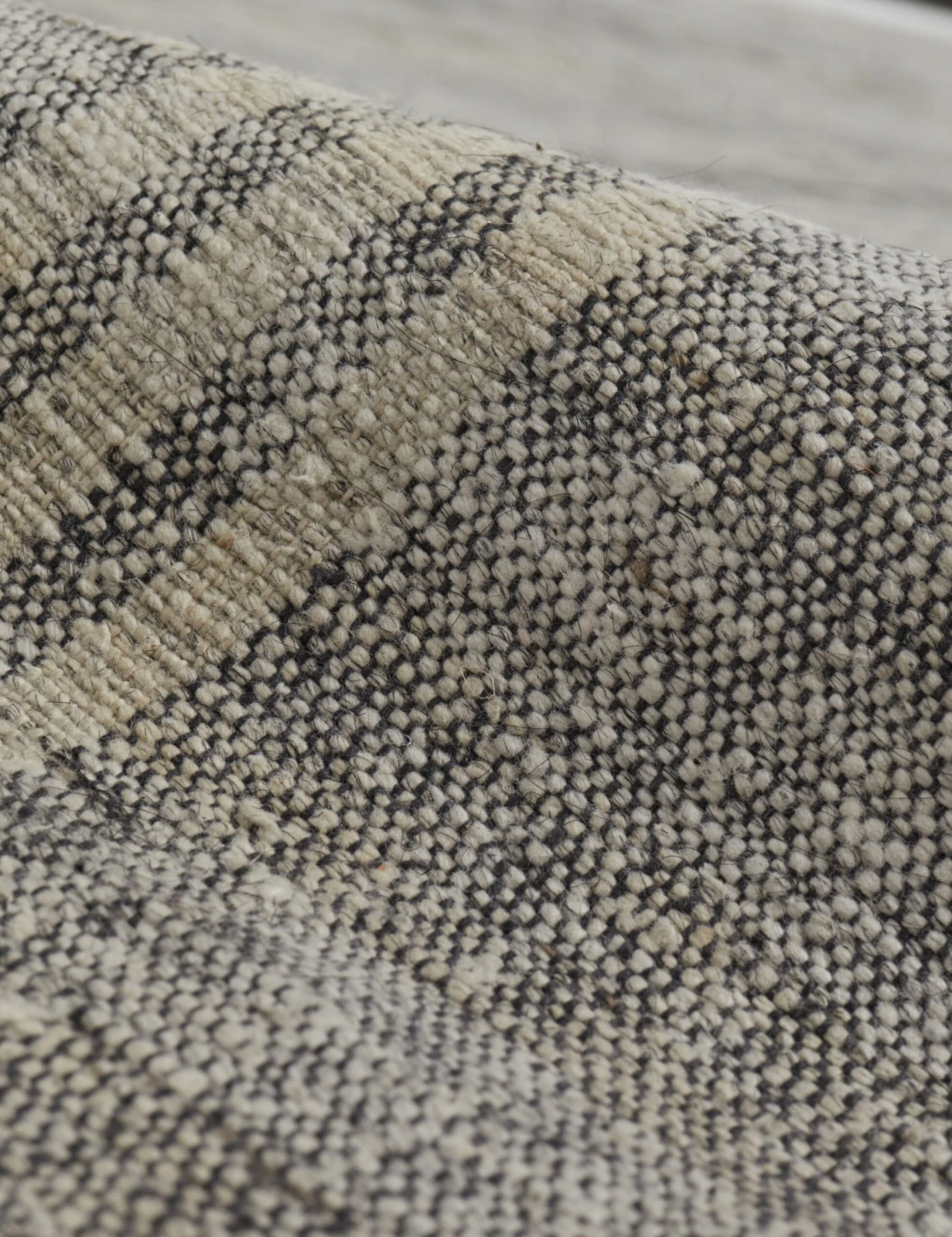 Vintage Kilim Hand-Knotted Wool Rug No. 7, 6'5" X 10'4" 3 Vintage Kilim Hand-Knotted Wool Rug No. 7, 6'5" X 10'4" - Image 3